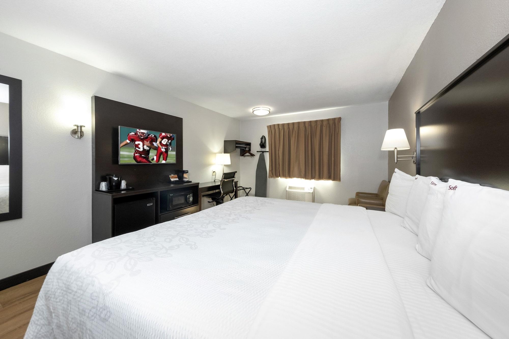 Red Roof Inn Plus+ Хантсвилл Экстерьер фото