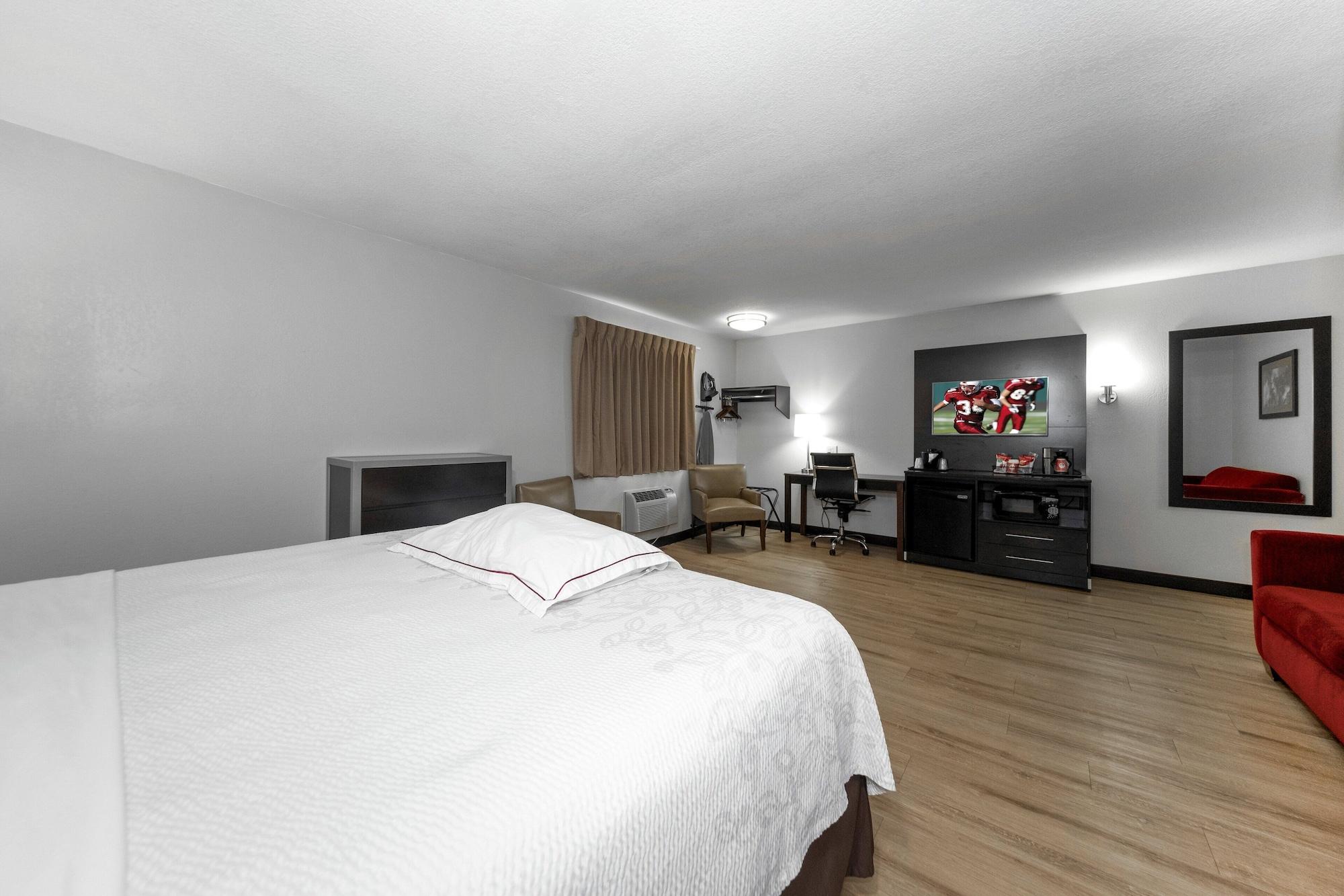 Red Roof Inn Plus+ Хантсвилл Экстерьер фото