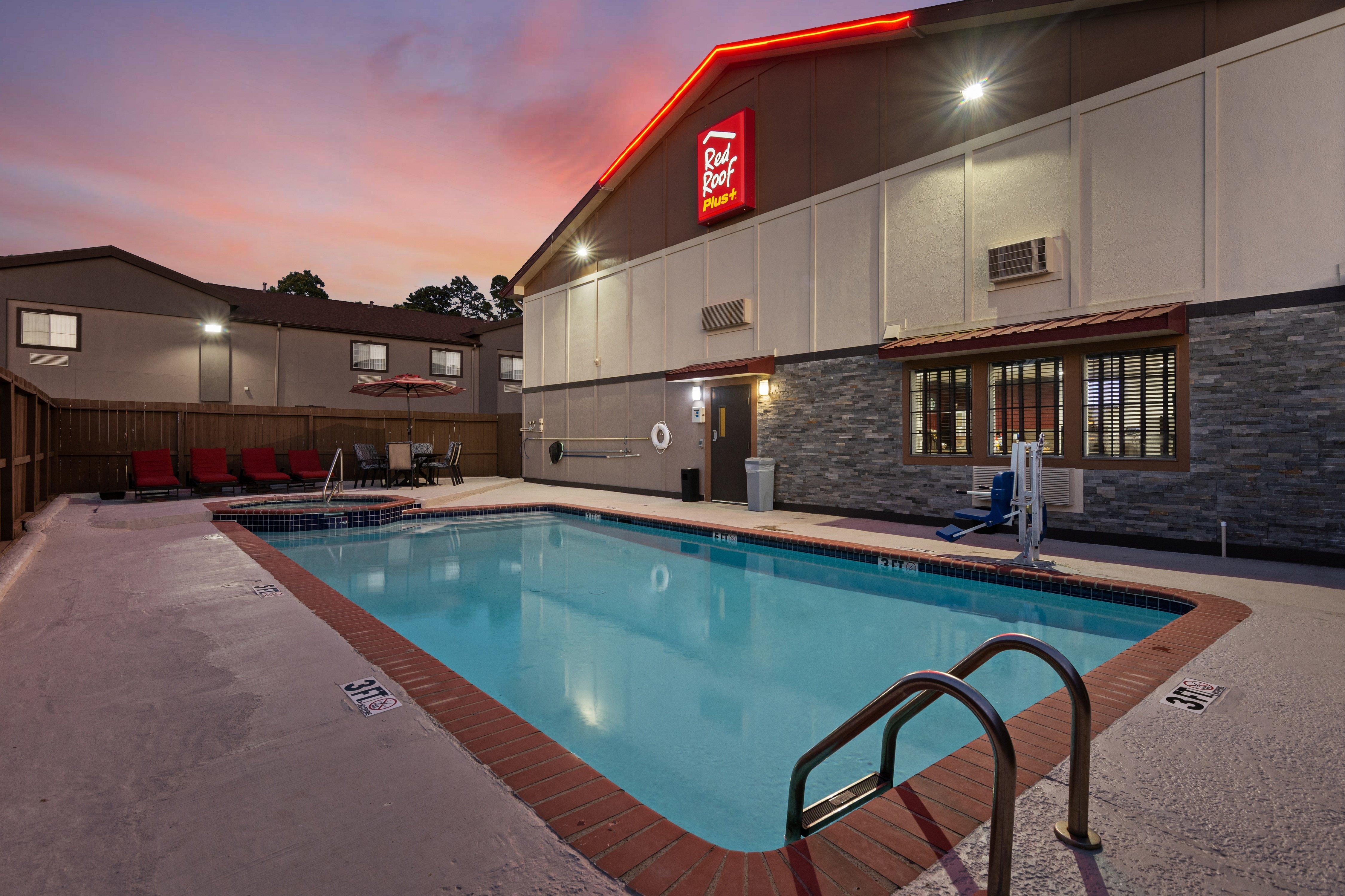 Red Roof Inn Plus+ Хантсвилл Экстерьер фото