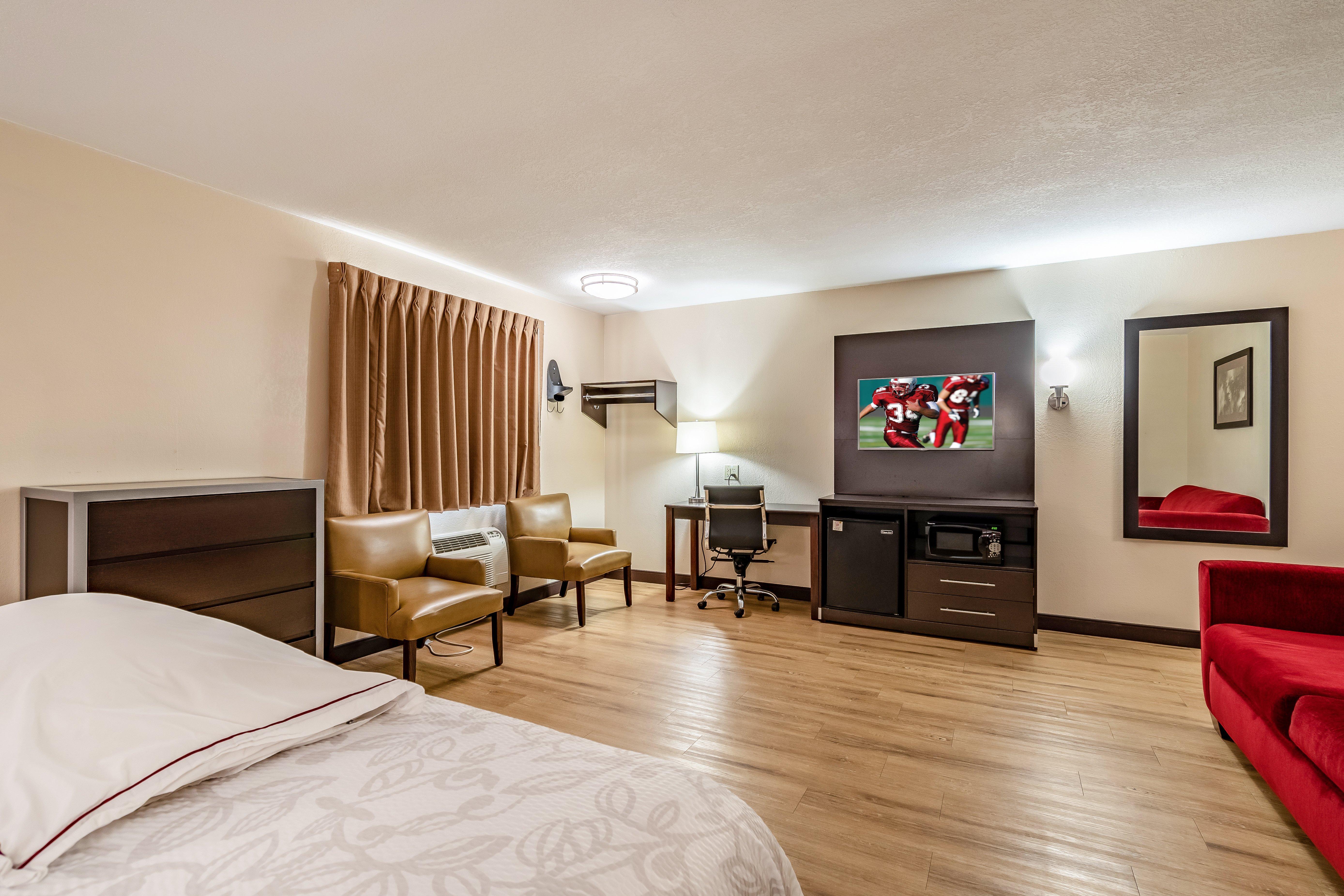Red Roof Inn Plus+ Хантсвилл Экстерьер фото